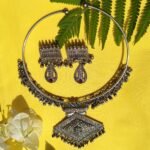 Hasuli choker with earrings